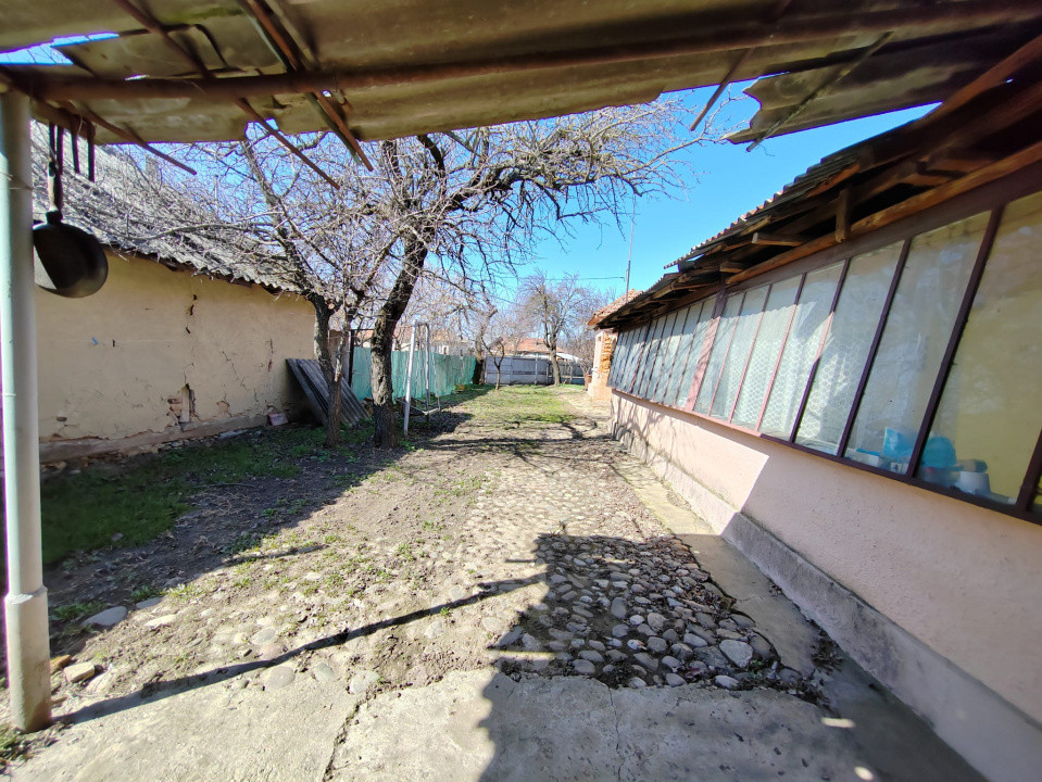 Teren generos cu deschidere 17 ml la stradă + casa– Vadul Părului, Albești, PH