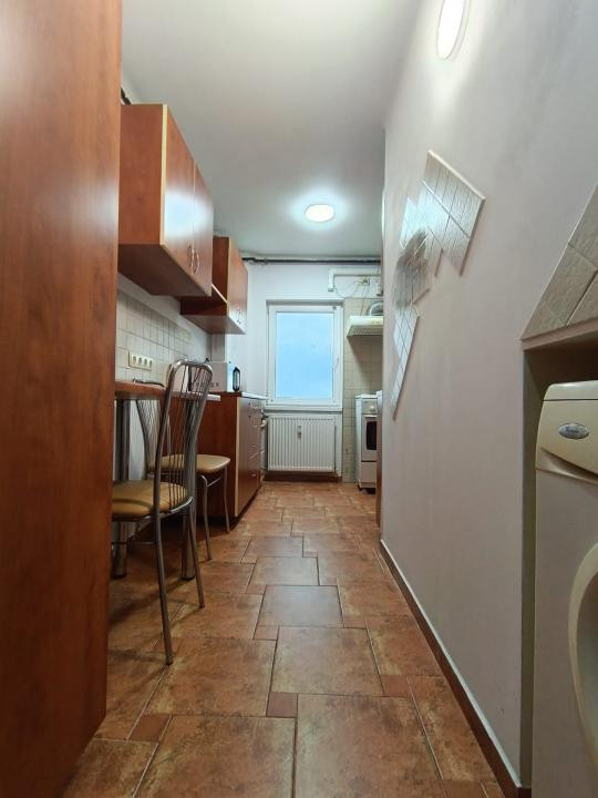 Garsoniera 37 mp utili, etaj 5 din 6, zona Marasesti