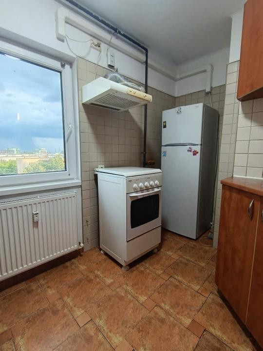 Garsoniera 37 mp utili, etaj 5 din 6, zona Marasesti