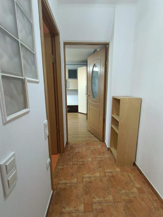Garsoniera 37 mp utili, etaj 5 din 6, zona Marasesti