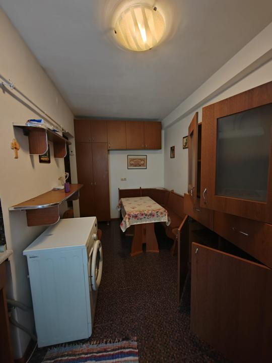 Garsoniera etaj 1 din 3, zona Sud, complet mobilat și utilat