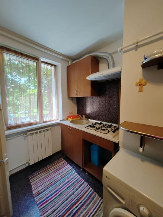 Garsoniera etaj 1 din 3, zona Sud, complet mobilat și utilat