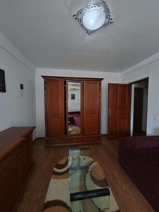 Garsoniera etaj 1 din 3, zona Sud, complet mobilat și utilat
