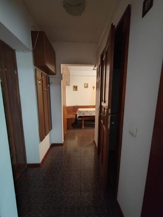 Garsoniera etaj 1 din 3, zona Sud, complet mobilat și utilat