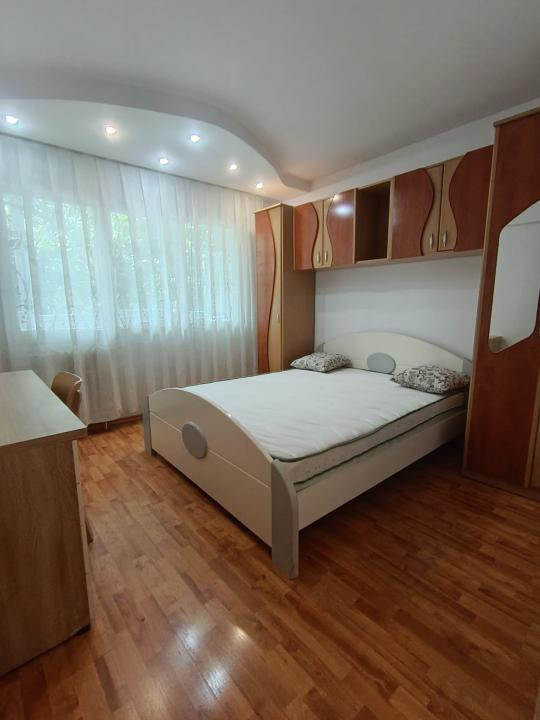 Apartament 2 camere, decomandat, zona Ofelia, etajul 1, mobilat, utilat