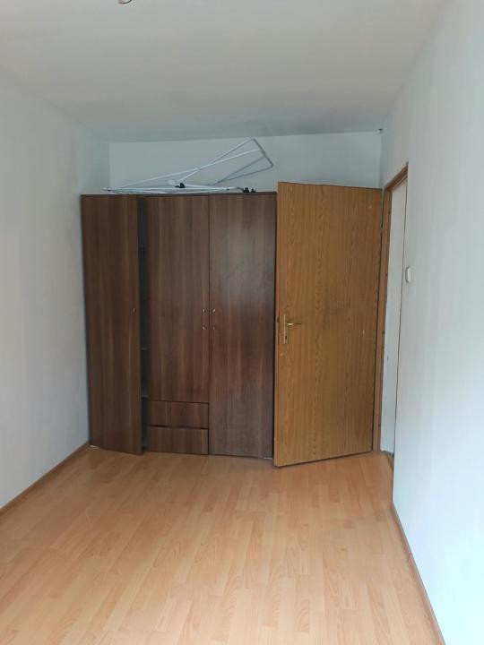 Apartament 3 camere, etaj intermediar,  centrala proprie,zona Nord