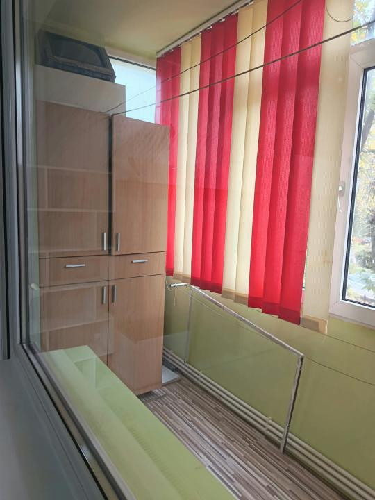 Apartament 3 camere, etaj intermediar,  centrala proprie,zona Nord