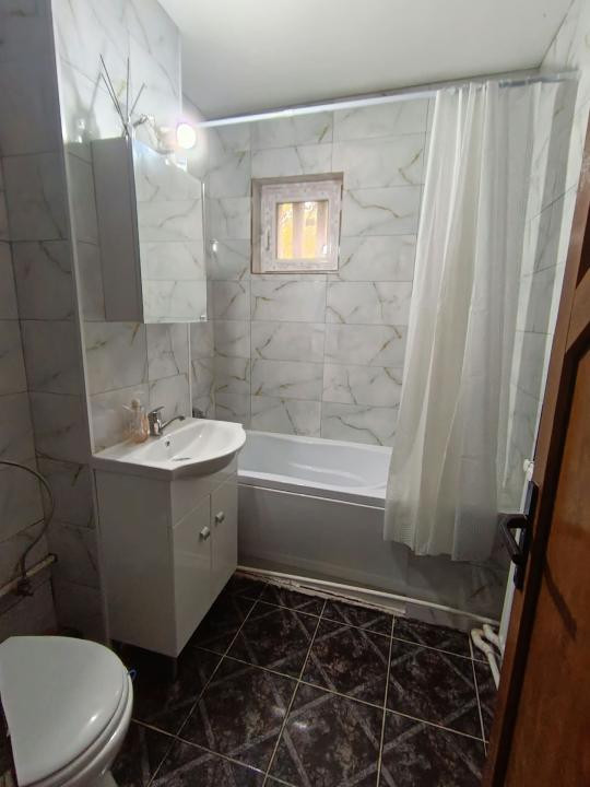 Apartament 3 camere, etaj intermediar,  centrala proprie,zona Nord